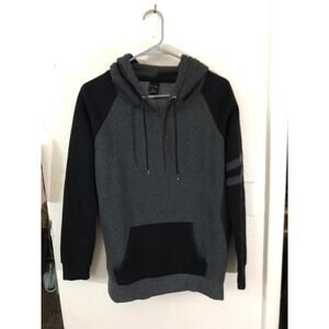 Zine grey and black hoodie with pocket